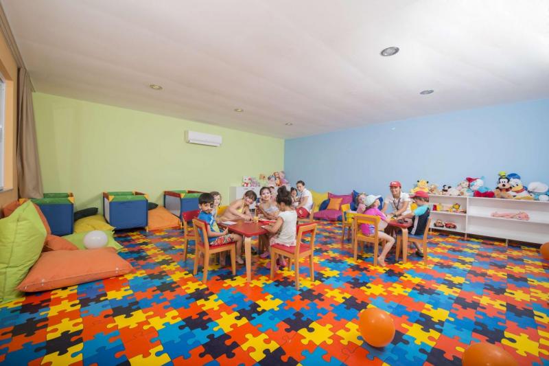 Antalya utazás Ramada Resort Lara