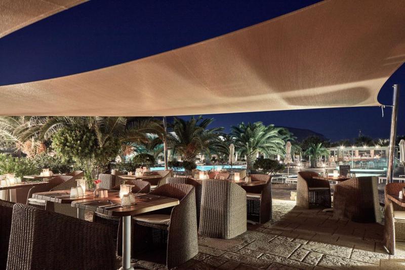 Szantorini Perivolos utazás Santo Miramare Resort