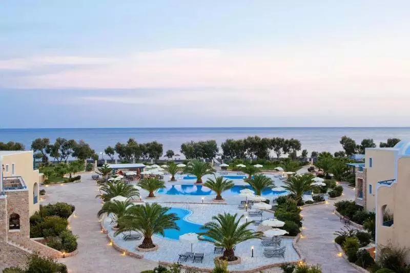 Santo Miramare Resort Szantorini Perivolos