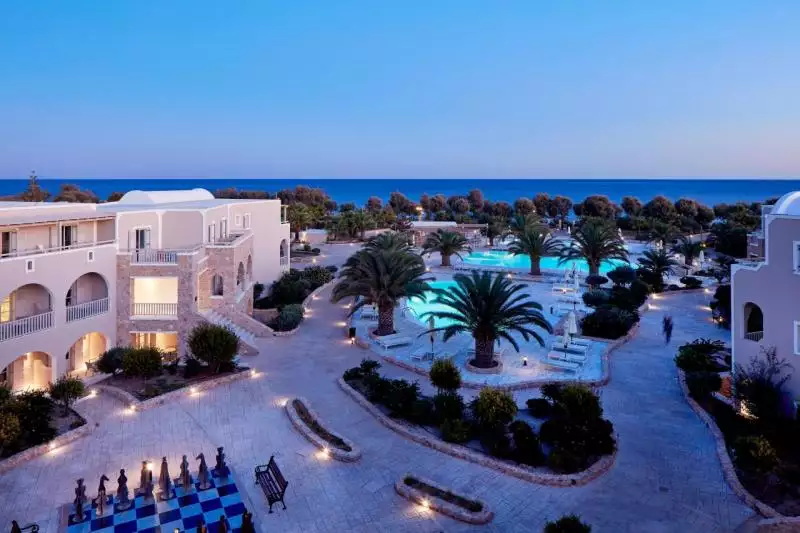 Santo Miramare Resort Szantorini Perivolos