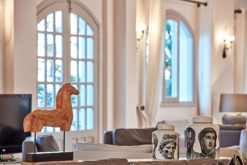 Szantorini Perivolos utazás Santo Miramare Resort