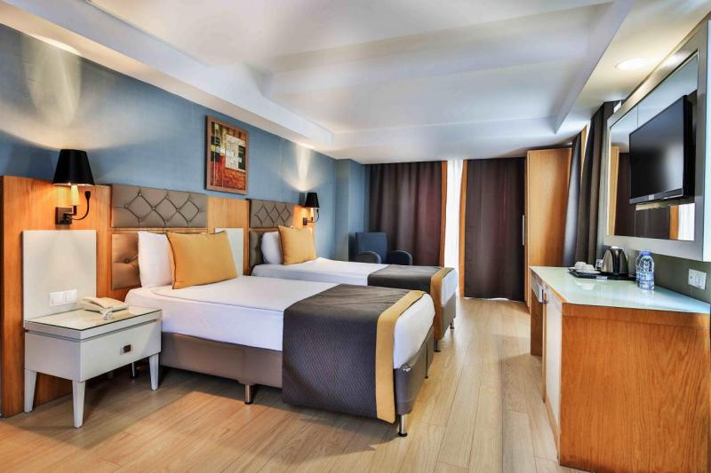 Antalya utazás Saturn Palace