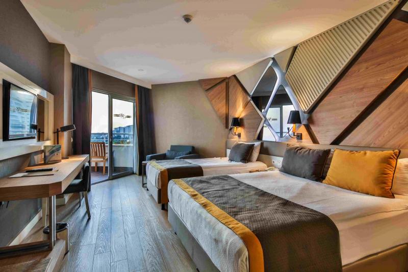 Antalya utazás Saturn Palace