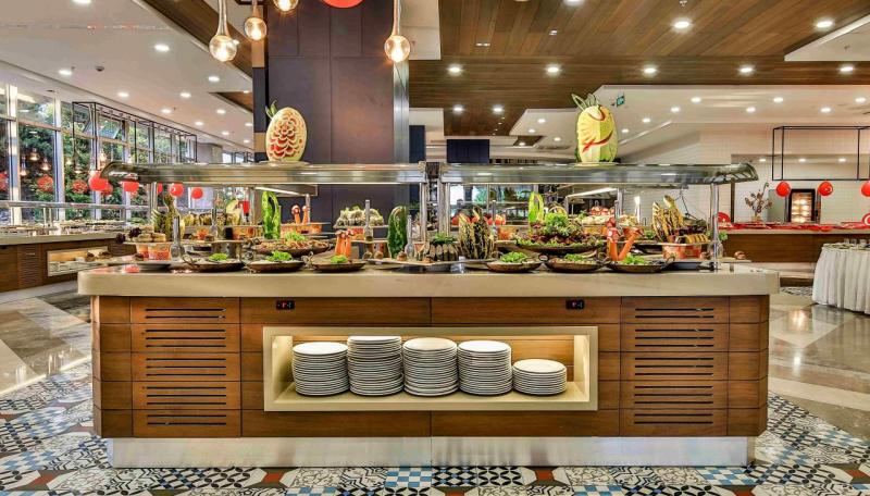 Antalya utazás Saturn Palace