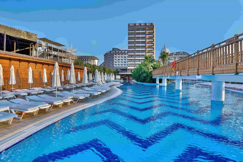 Antalya utazás Saturn Palace