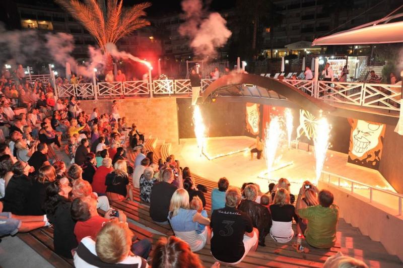 Side utazás Seaden Corolla