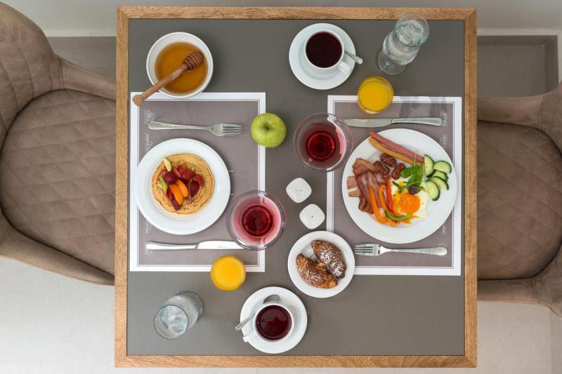 Szantorini Kamari utazás Strogili Hotel