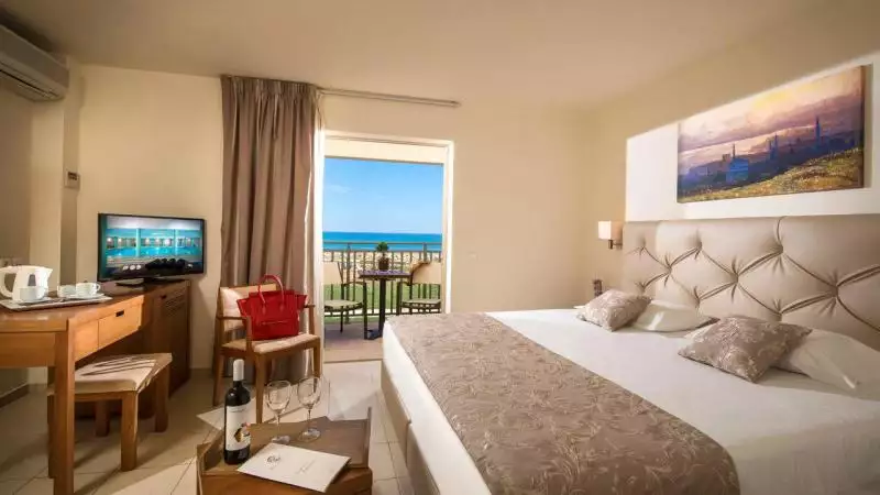 Bella Beach Kréta Anissaras