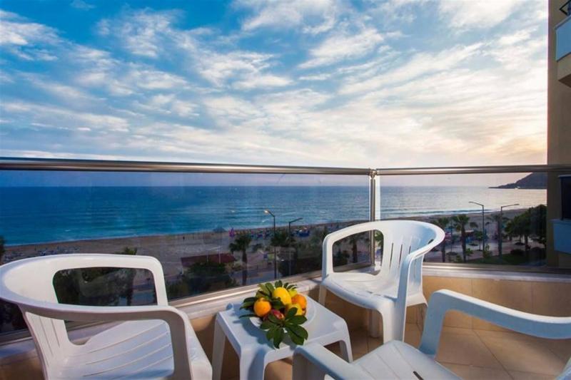 Alanya utazás Kleopatra Balik Beach