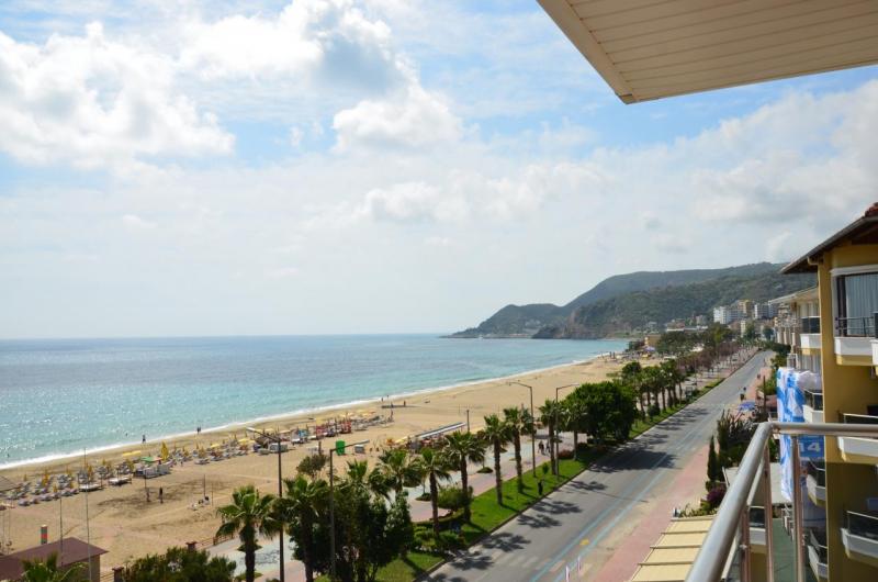 Alanya utazás Kleopatra Balik Beach
