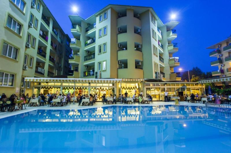 Alanya utazás Kleopatra Royal Palm