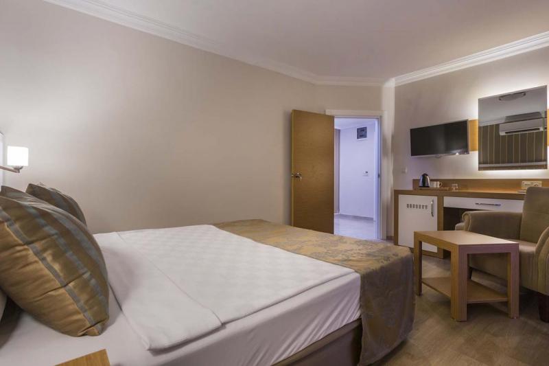 Alanya utazás Lonicera City Kleopatra