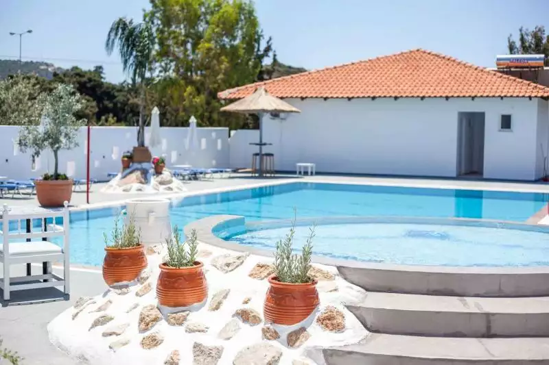 Tina's Plus Hotel Rodosz