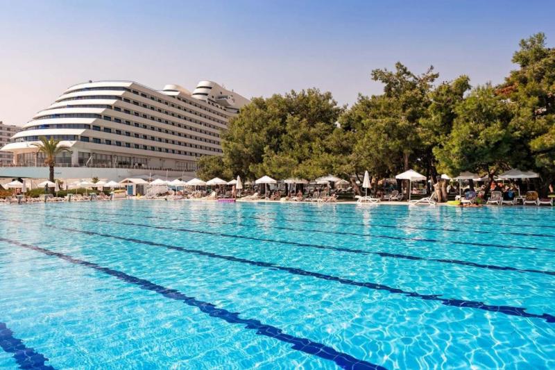 Antalya utazás Titanic Beach Lara Hotel