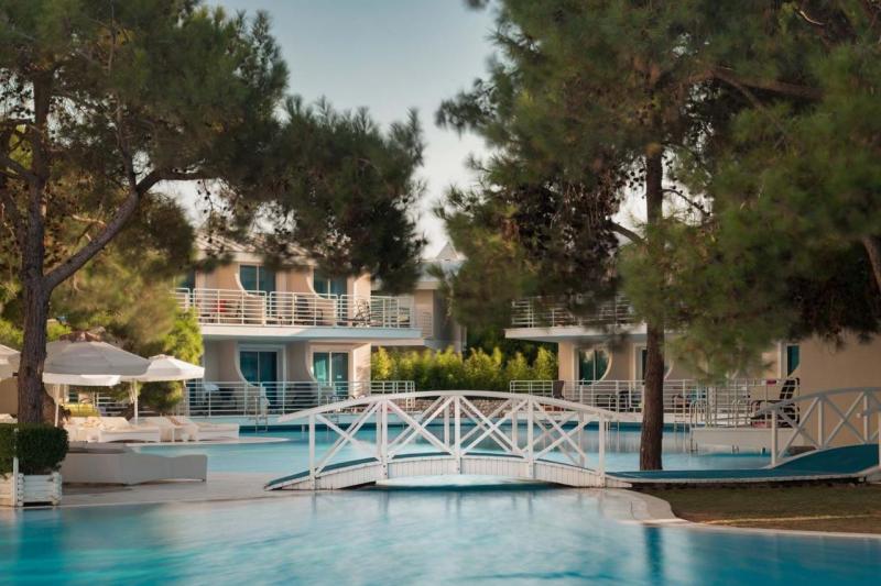 Antalya utazás Titanic Beach Lara Hotel