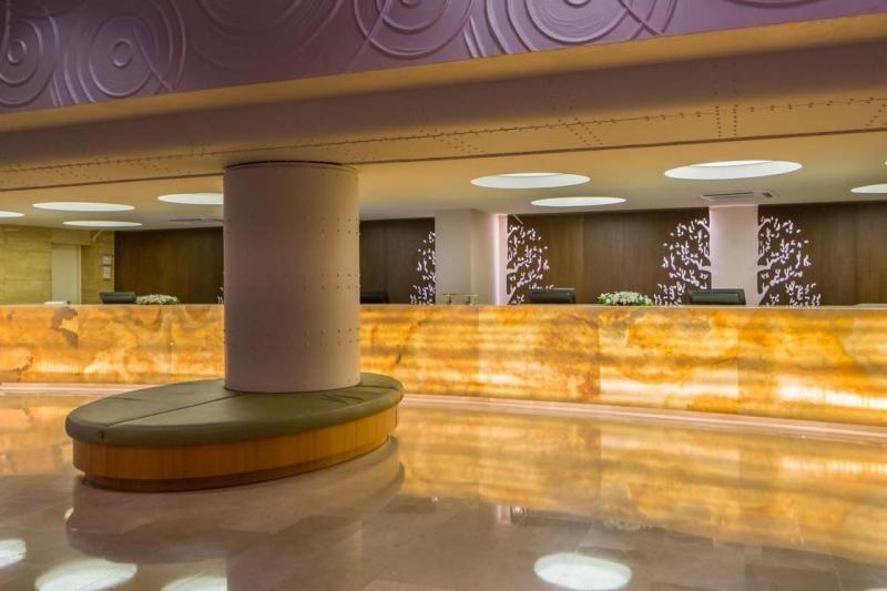 Antalya utazás Titanic Beach Lara Hotel