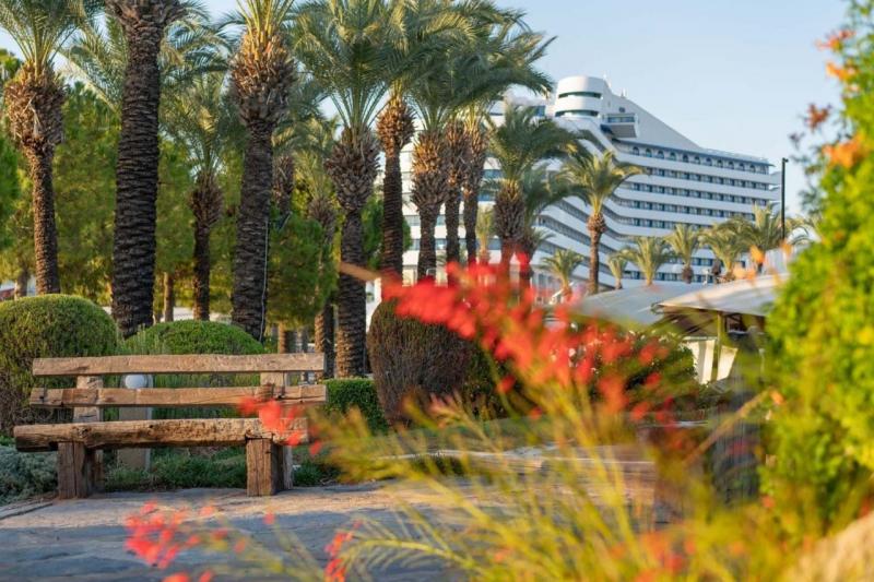 Antalya utazás Titanic Beach Lara Hotel