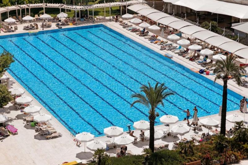 Antalya utazás Titanic Beach Lara Hotel