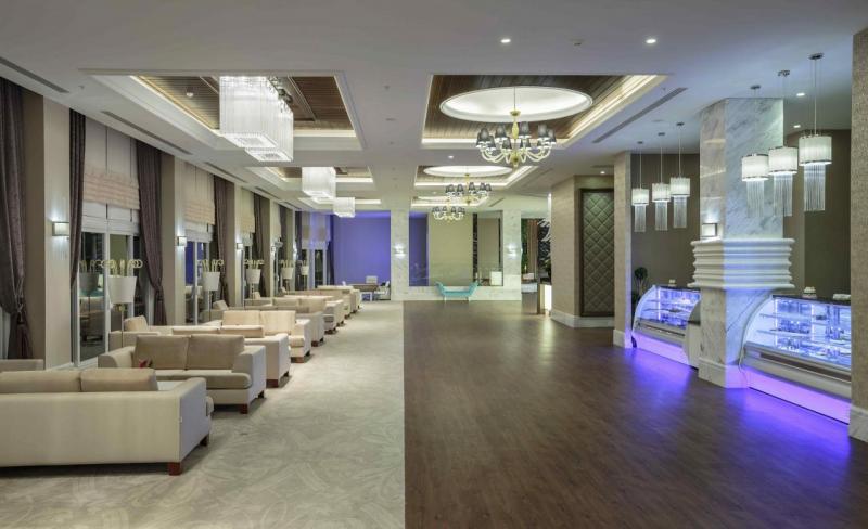 Kemer utazás Alva Donna World Palace