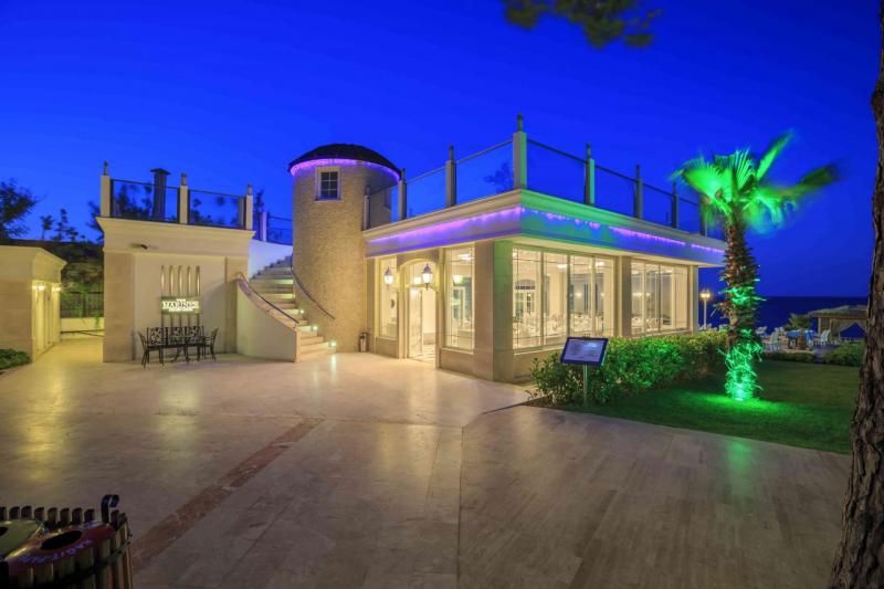 Kemer utazás Alva Donna World Palace