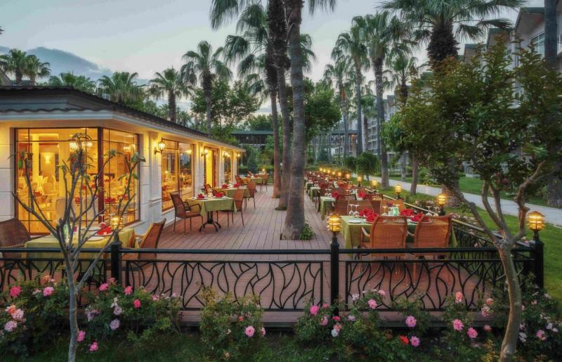 Kemer utazás Alva Donna World Palace