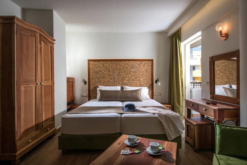 Kréta Hersonissos utazás Anesis Blue Boutique Hotel