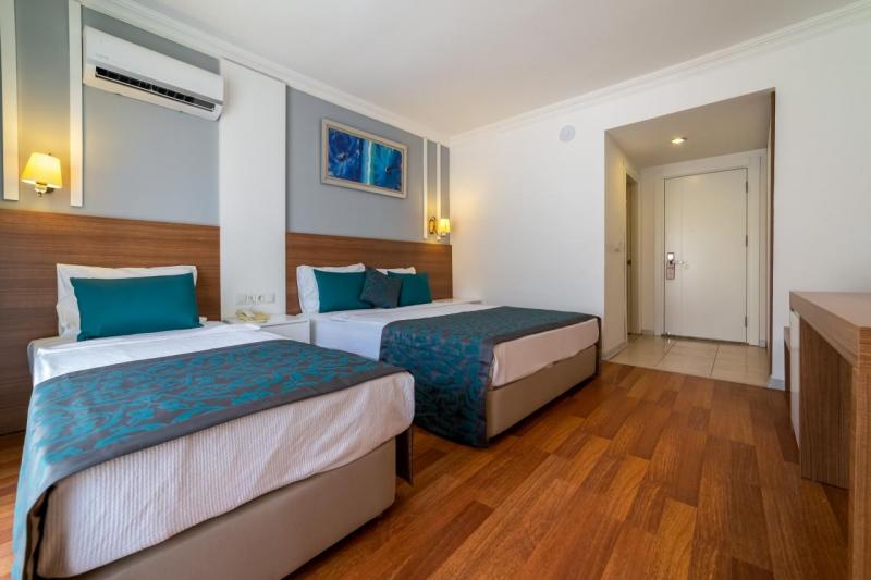 Kemer utazás Armas Beach Hotel