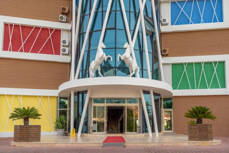 Kemer utazás Armas Beach Hotel