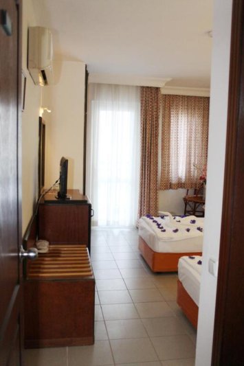 Alanya utazás Azak Beach