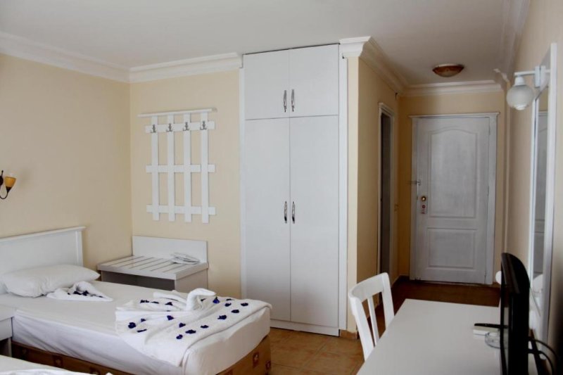 Alanya utazás Azak Beach