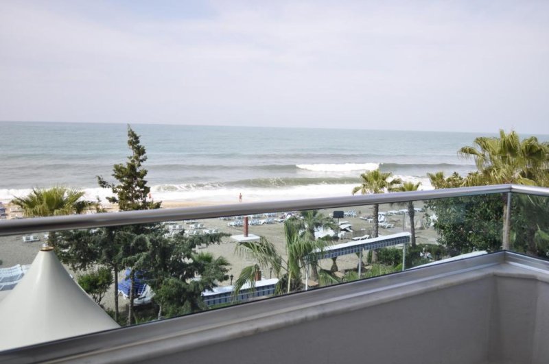 Alanya utazás Azak Beach