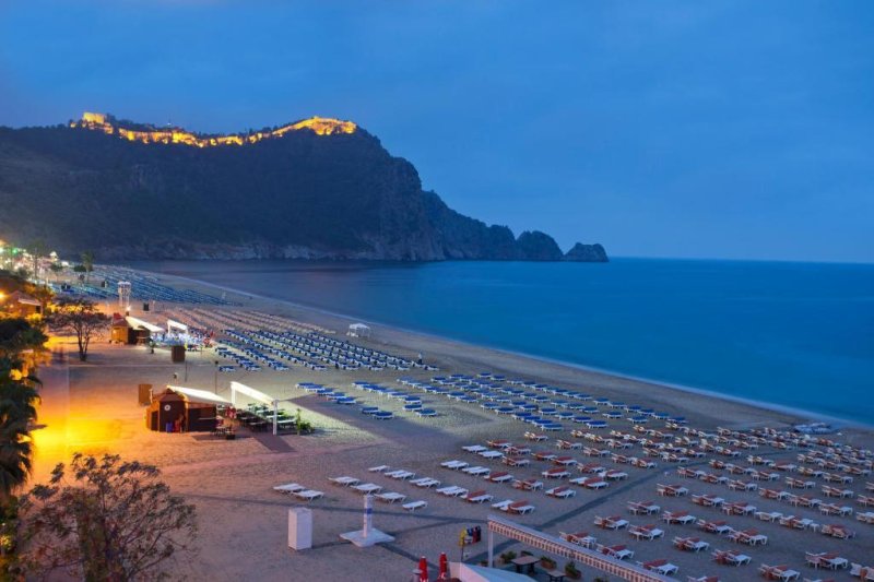 Alanya utazás Azak Beach