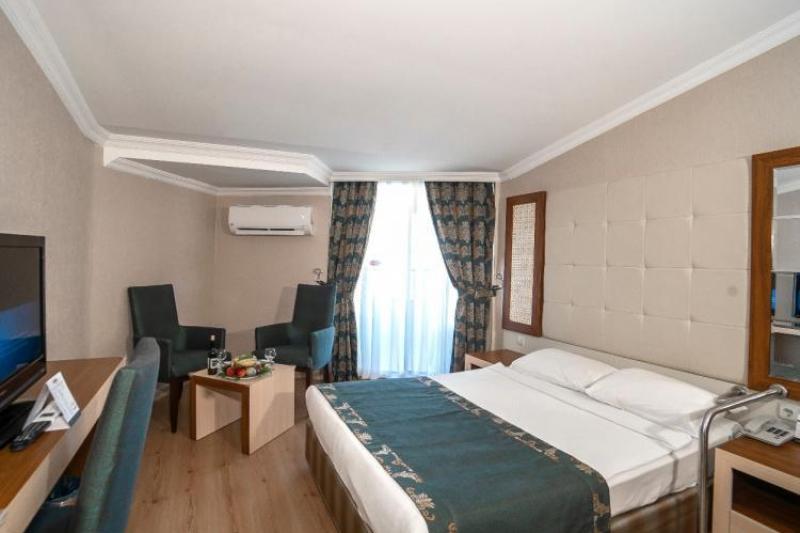 Alanya utazás Beach Club Doganay Hotel