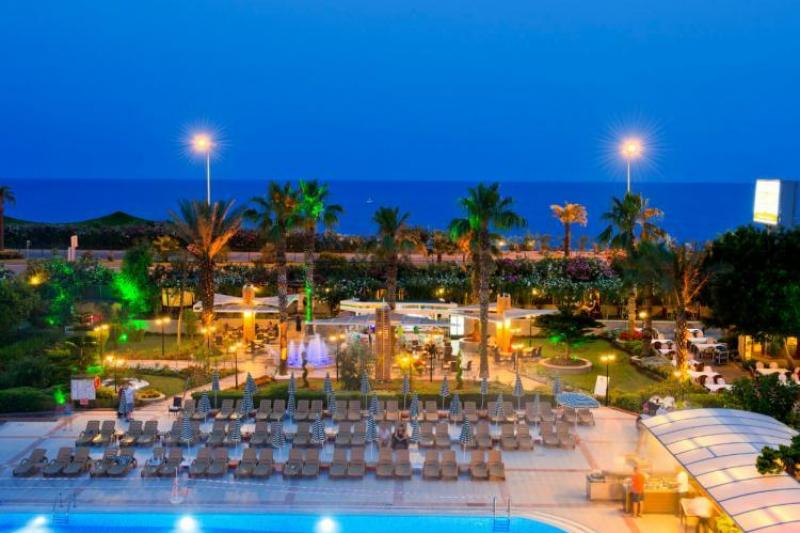 Alanya utazás Beach Club Doganay Hotel