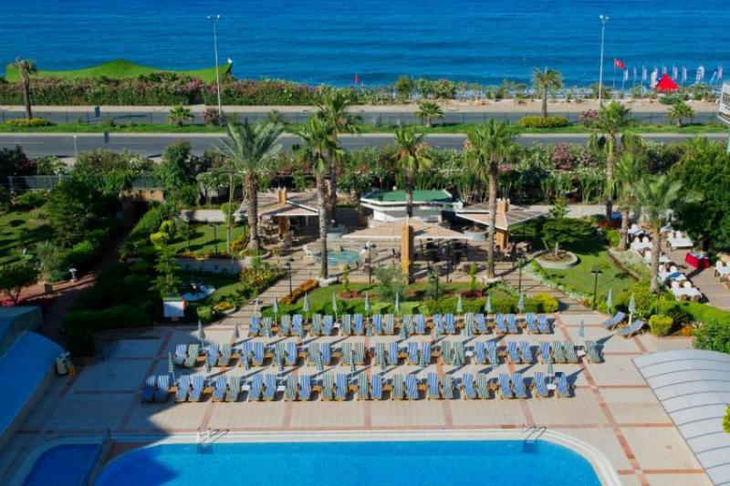 Alanya utazás Beach Club Doganay Hotel