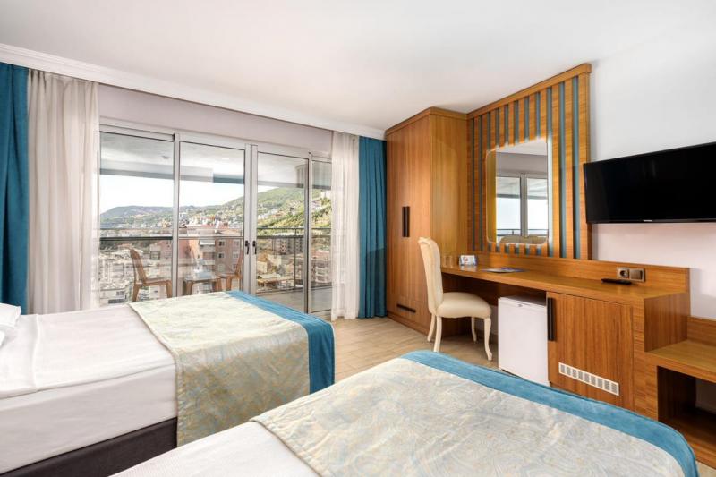 Alanya utazás Blue Star Hotel