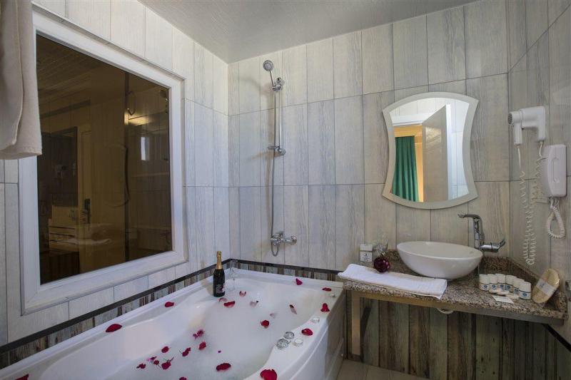 Alanya utazás Club Big Blue Suite Hotel