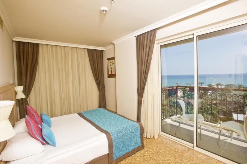 Belek utazás Crystal Family Resort & Spa