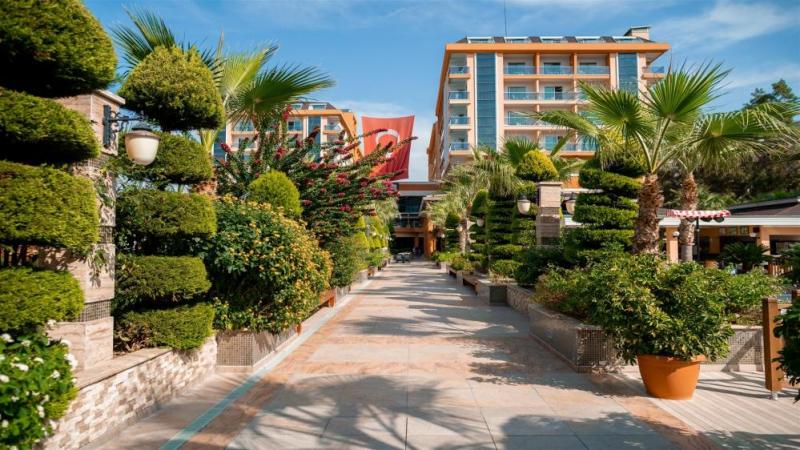 Alanya utazás Dizalya Palm Garden Hotel
