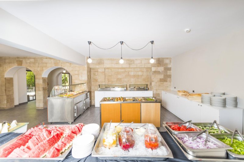 Rodosz utazás Evita Elite