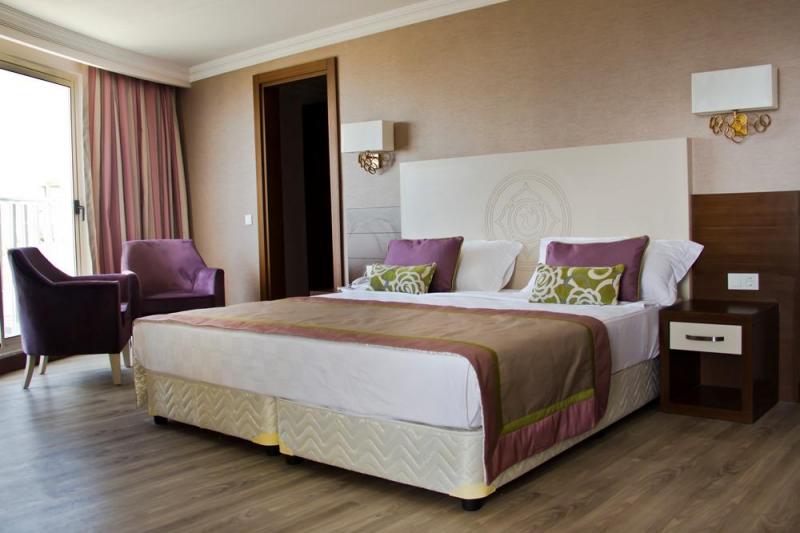 Side utazás Holiday City Hotel