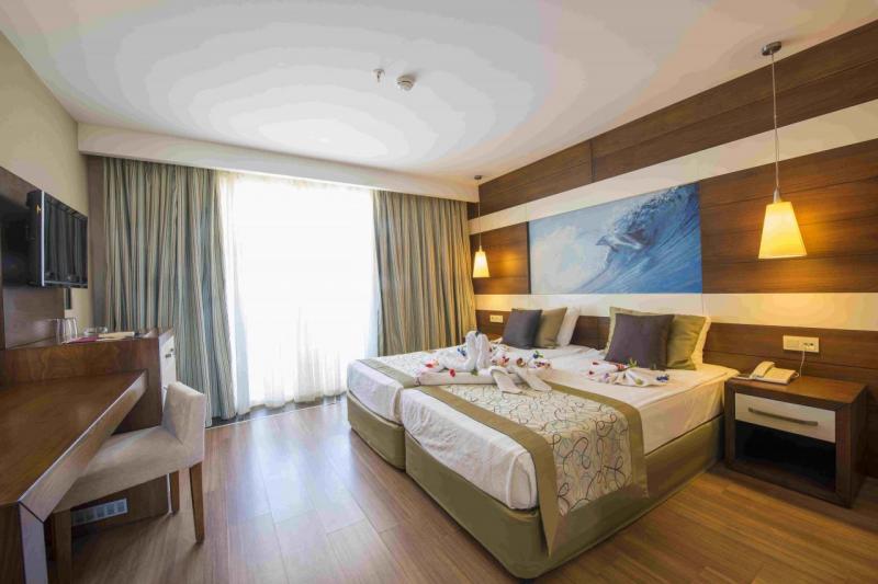 Side utazás Holiday City Hotel