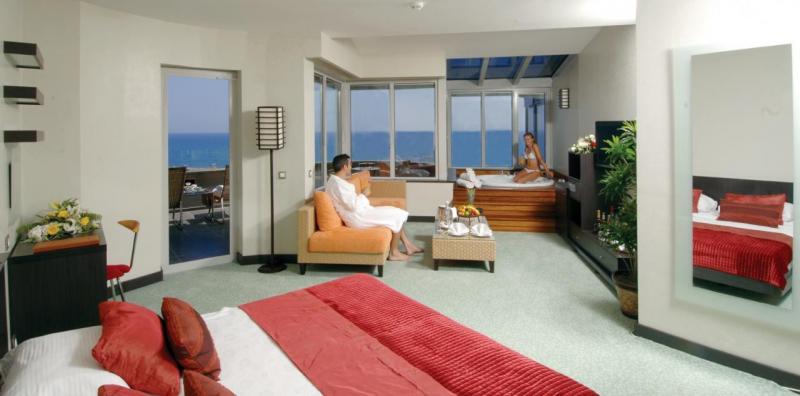 Antalya utazás Limak Lara Deluxe Hotel & Resort