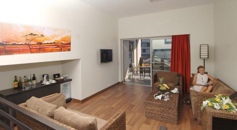 Antalya utazás Limak Lara Deluxe Hotel & Resort