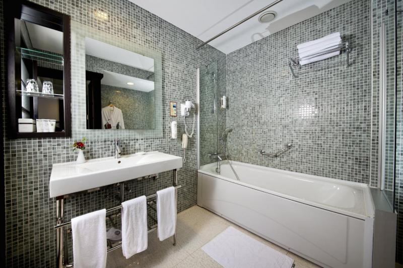 Antalya utazás Limak Lara Deluxe Hotel & Resort