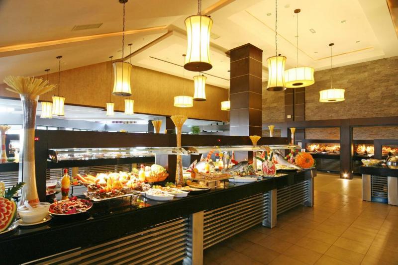 Antalya utazás Limak Lara Deluxe Hotel & Resort