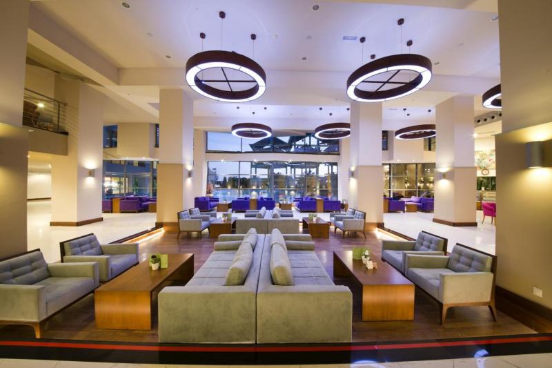 Antalya utazás Limak Lara Deluxe Hotel & Resort