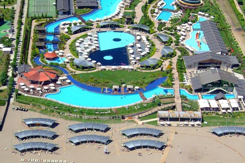 Antalya utazás Limak Lara Deluxe Hotel & Resort