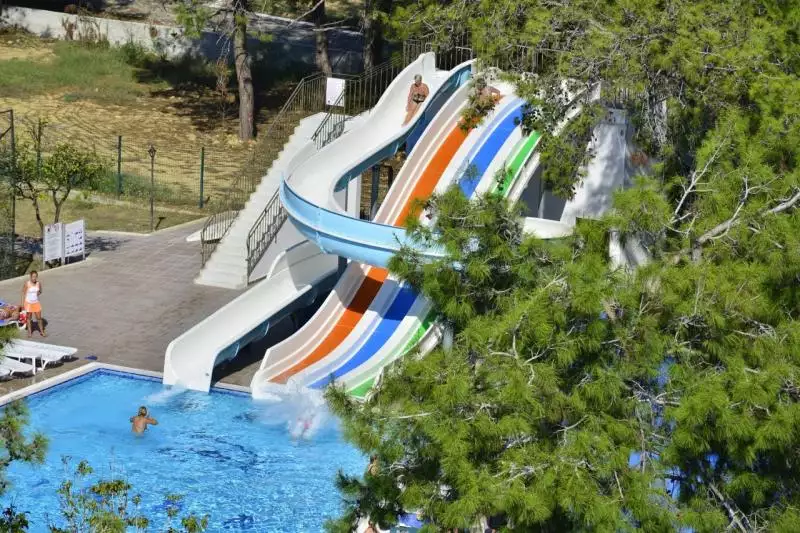 Linda Resort Hotel Side