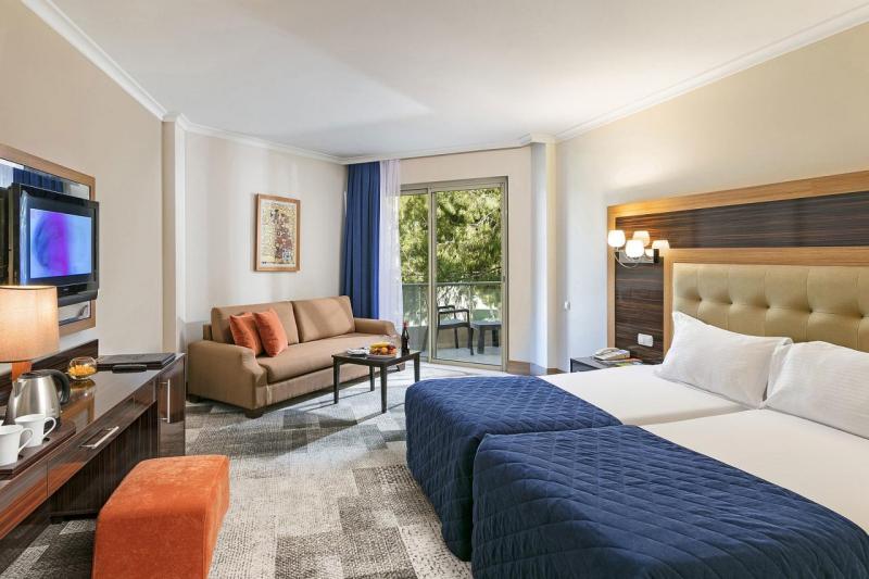 Belek utazás Maritim Pine Beach